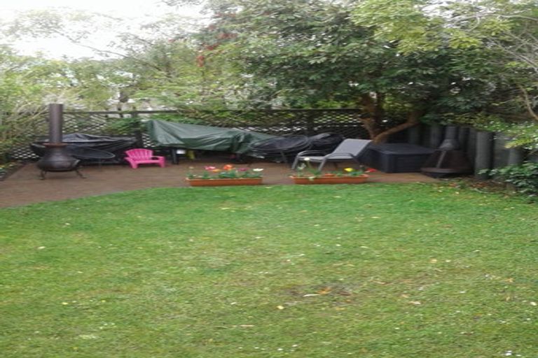 Photo of property in 2/20a Rawene Road, Birkenhead, Auckland, 0626