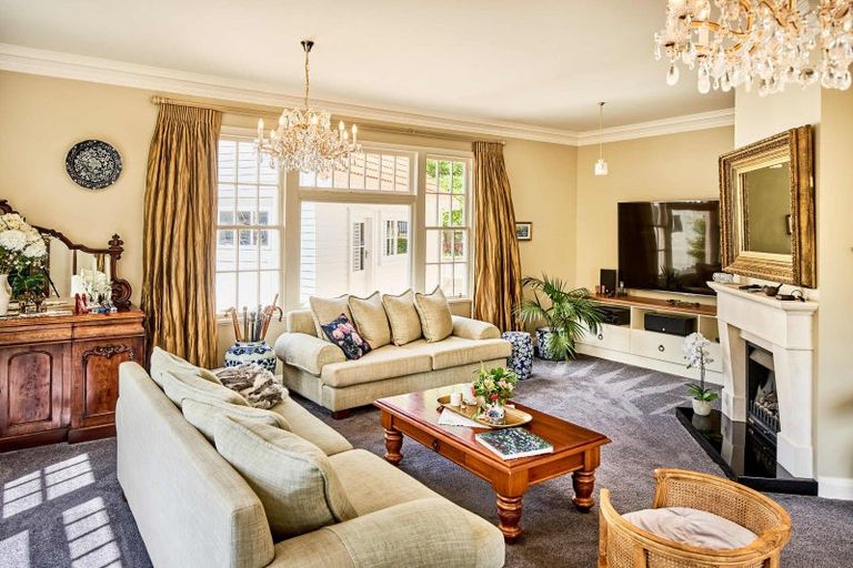 Photo of property in 60 Cheviot Road, Lowry Bay, Lower Hutt, 5013