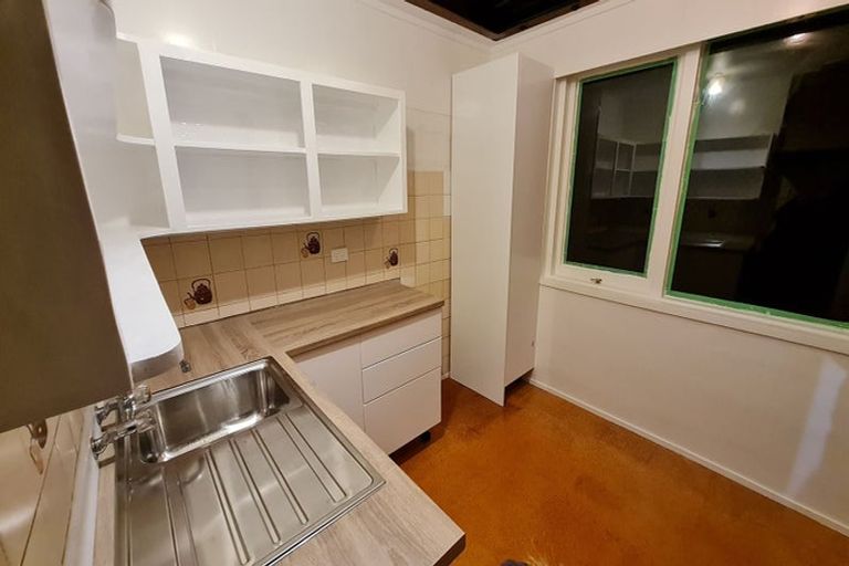 Photo of property in 2/56 Peach Road, Glenfield, Auckland, 0629