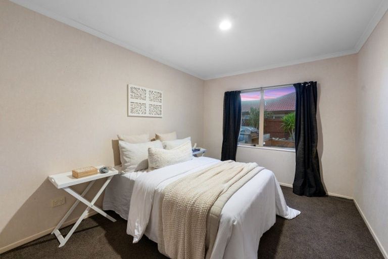 Photo of property in 30 Mcleod Place, Papamoa Beach, Papamoa, 3118