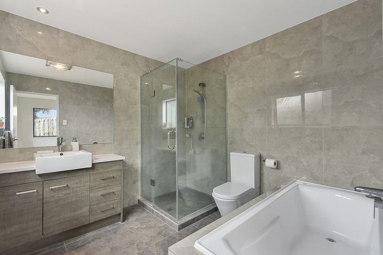 Photo of property in 31 Aldon Lane, The Gardens, Auckland, 2105