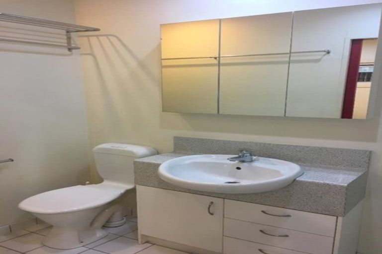 Photo of property in Terrace Heights Apartments, 5b/163 The Terrace, Wellington Central, Wellington, 6011