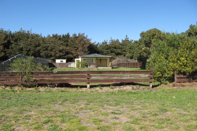 Photo of property in 64 Himatangi Street, Himatangi Beach, Foxton, 4891