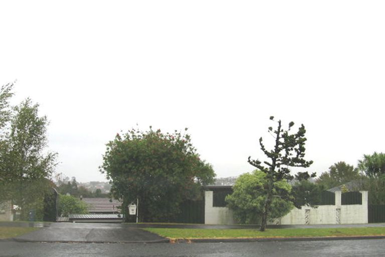 Photo of property in 34 Chelsea View Drive, Chatswood, Auckland, 0626