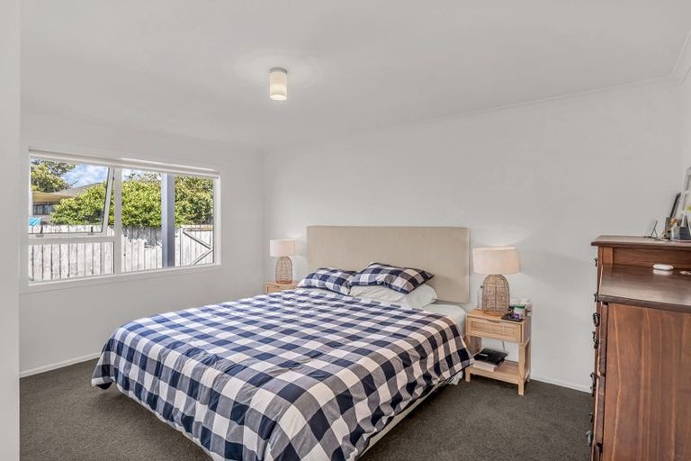 Photo of property in 11 Leander Place, Milson, Palmerston North, 4414