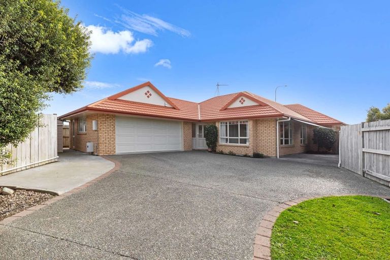 Photo of property in 21 Rothesay Place, Highbury, Palmerston North, 4412
