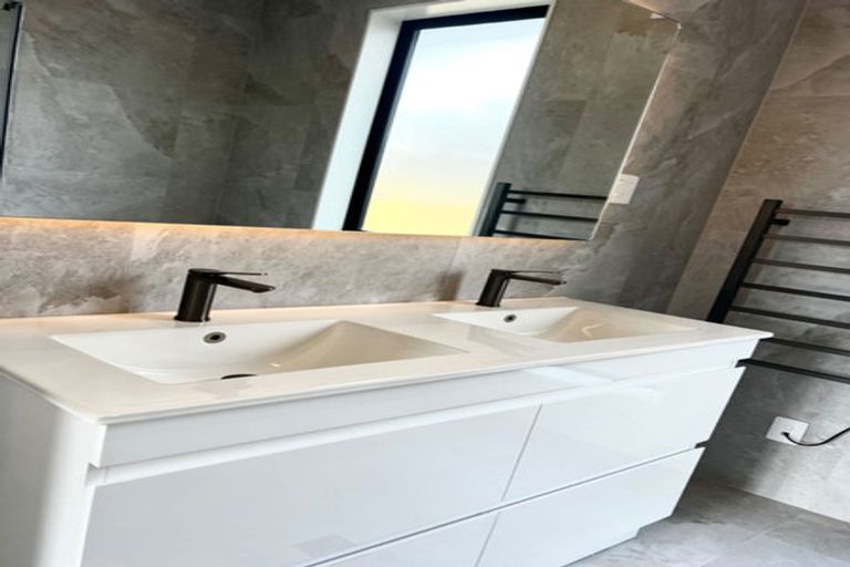 Photo of property in 7 Paihere Street, Huapai, Kumeu, 0810