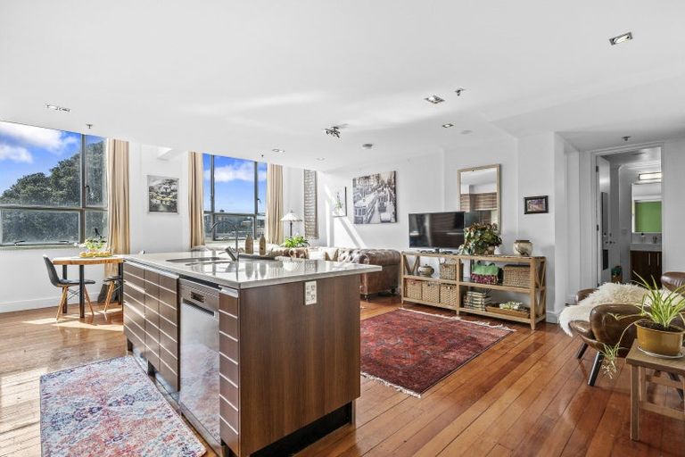 Photo of property in Augusta Apartments, 13/254 Willis Street, Te Aro, Wellington, 6011