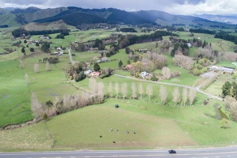 Photo of property in 35 Potts Road, Koputaroa, Levin, 5571