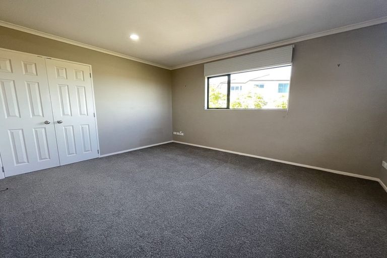 Photo of property in 26 Ballymore Drive, Pinehill, Auckland, 0632