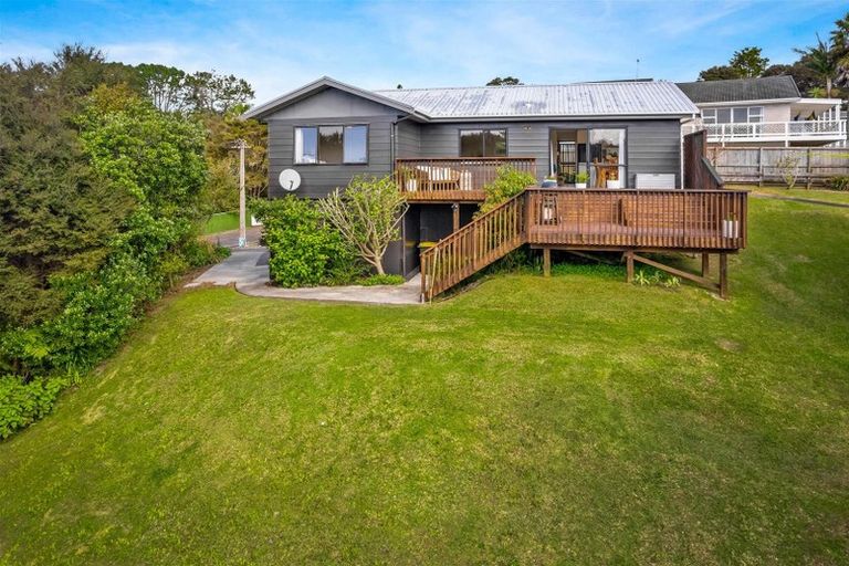 Photo of property in 22a Hammond Avenue, Hatfields Beach, Orewa, 0931