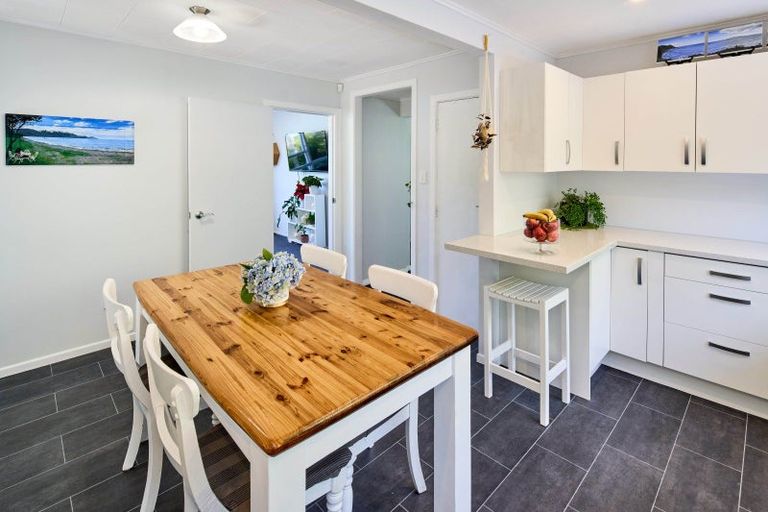 Photo of property in 22 Rintoul Grove, Stokes Valley, Lower Hutt, 5019