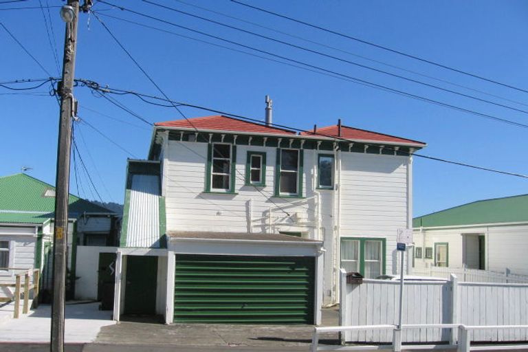 Photo of property in 6 Shannon Street, Mount Victoria, Wellington, 6011