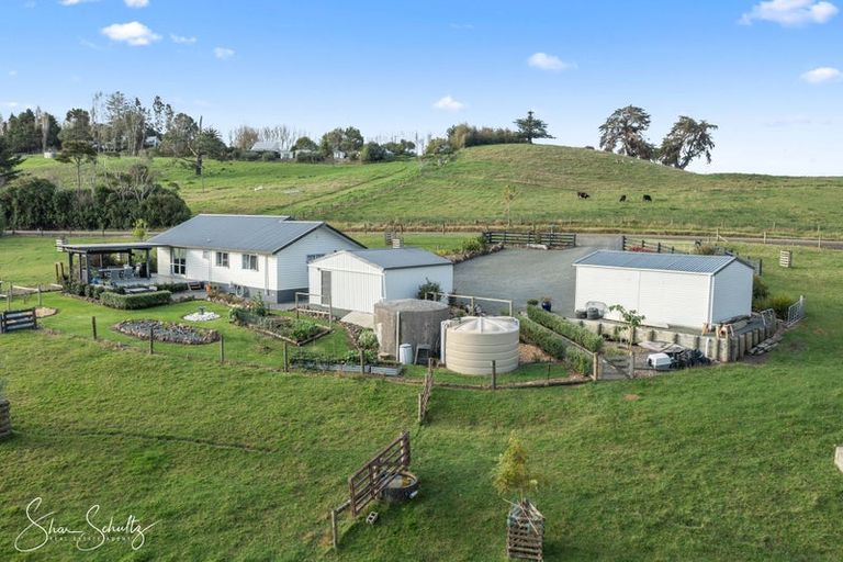 Photo of property in 86 Matakohe Wharf Road, Matakohe, 0593