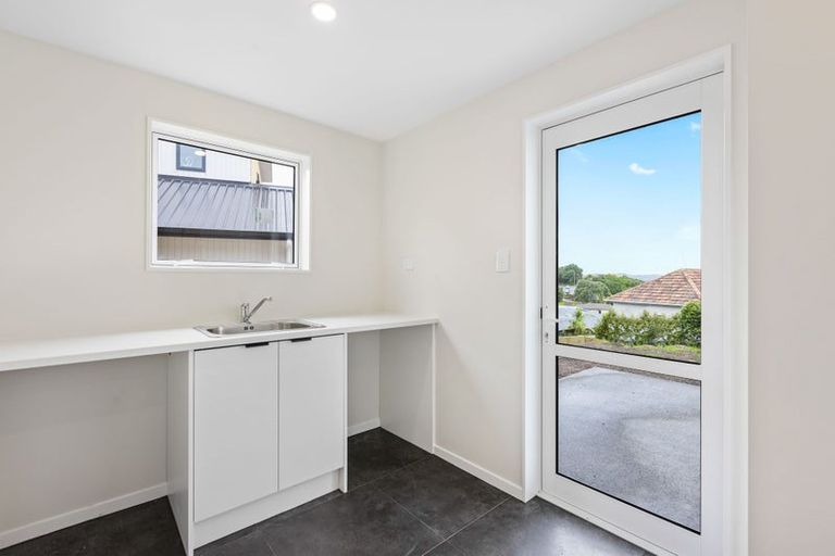 Photo of property in 4 Vipond Road, Stanmore Bay, Whangaparaoa, 0932