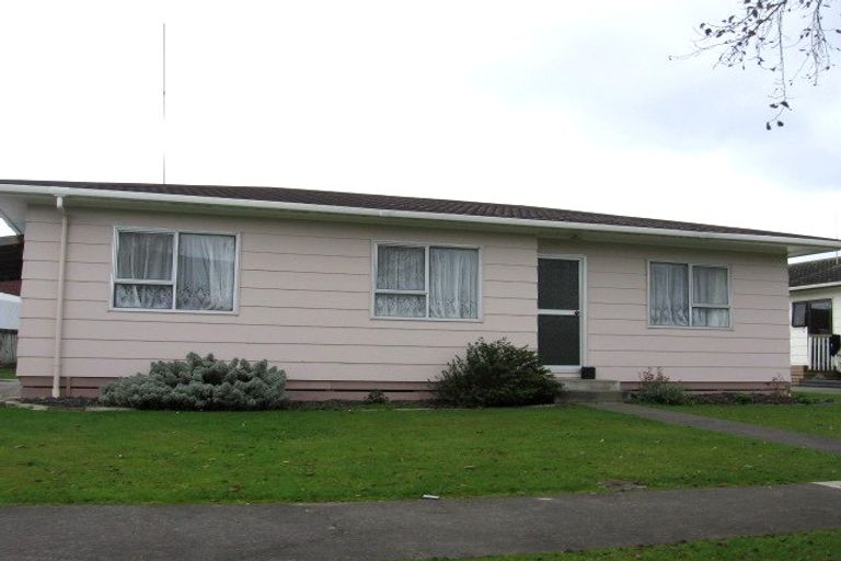 Photo of property in 38 Suzanne Grove, Kelvin Grove, Palmerston North, 4414