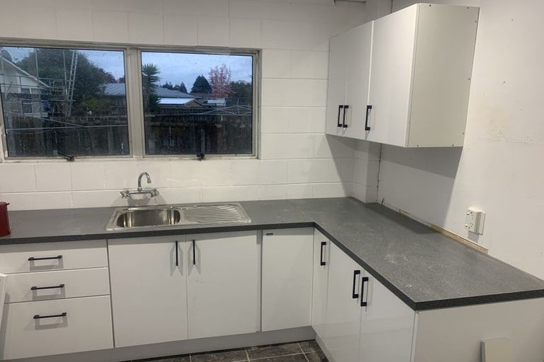 Photo of property in 135a Avalon Drive, Nawton, Hamilton, 3200