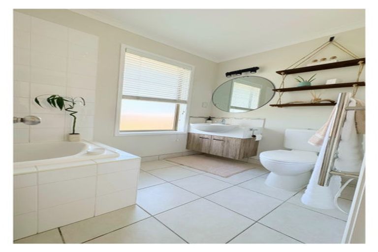 Photo of property in 41 Millennial Way, Orewa, 0931