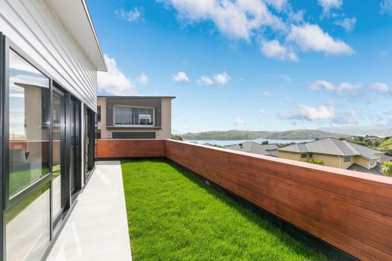 Photo of property in 5 Heaphy Court, Aotea, Porirua, 5024