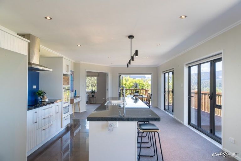 Photo of property in 43 Percy Kinsman Crescent, Riverstone Terraces, Upper Hutt, 5018