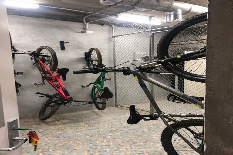 Photo of property in Unit 106,l1, 106/14 Laings Road, Hutt Central, Lower Hutt, 5010