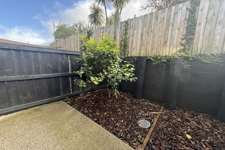 Photo of property in 18 Rara Lane, Manukau, Auckland, 2104