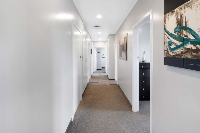 Photo of property in 16 Meadowvale Drive, Levin, 5510