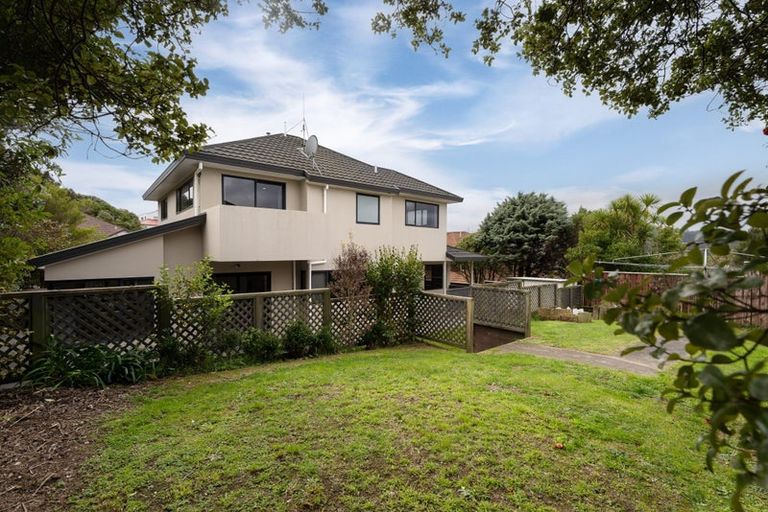 Photo of property in 9 Corsham Grove, Churton Park, Wellington, 6037
