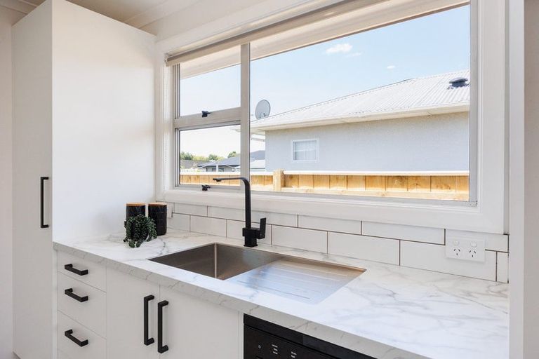 Photo of property in 5 Belvedere Crescent, Takaro, Palmerston North, 4412