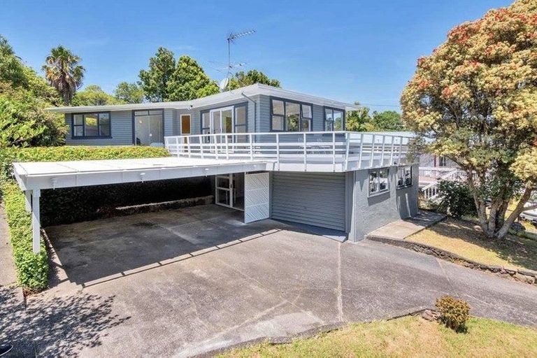 Photo of property in 66 Bond Crescent, Forrest Hill, Auckland, 0620