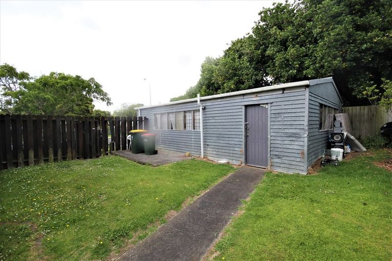 Photo of property in 17 Trounson Avenue, Clendon Park, Auckland, 2103