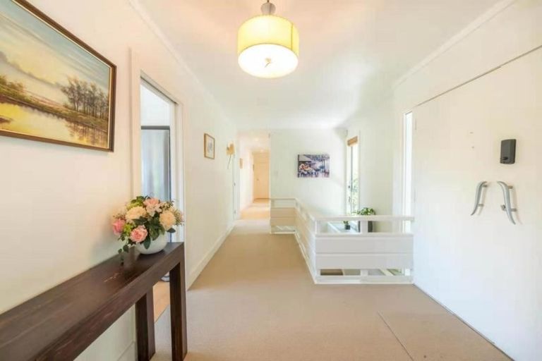 Photo of property in 12 Taumata Road, Castor Bay, Auckland, 0620