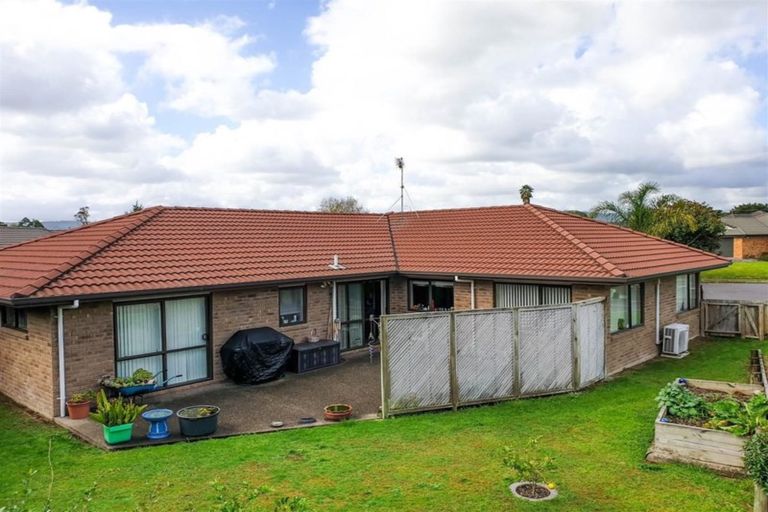Photo of property in 7 Beverage Place, Rosehill, Papakura, 2113
