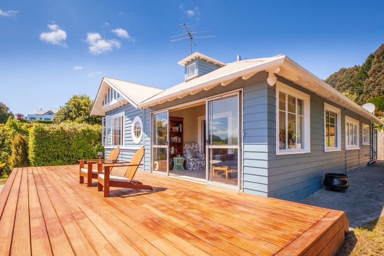Photo of property in 31 Waikana Street, Broad Bay, Dunedin, 9014
