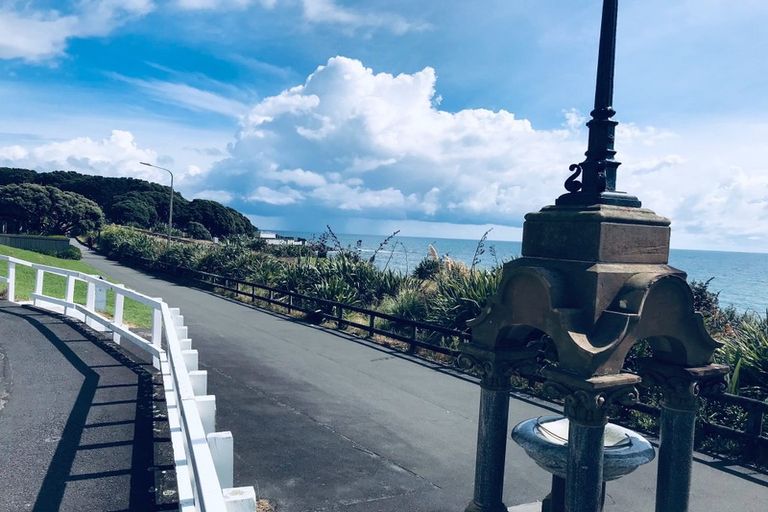 Photo of property in 35 Hine Street, New Plymouth, 4310