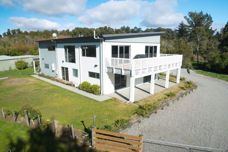 Photo of property in 91 Beach Road, Kakapotahi, Ross, 7885