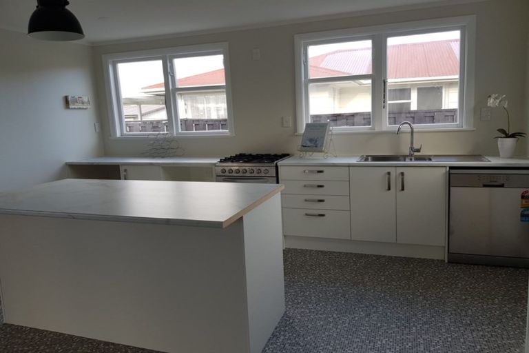 Photo of property in 60 Heath Street, St Andrews, Hamilton, 3200