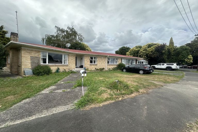 Photo of property in 1 Liston Crescent, Hillcrest, Hamilton, 3216