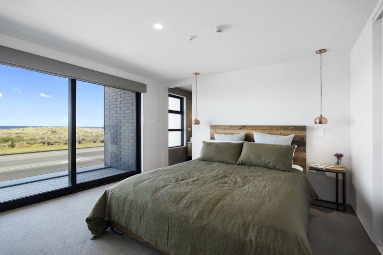 Photo of property in 211 Marine Parade, Mount Maunganui, 3116