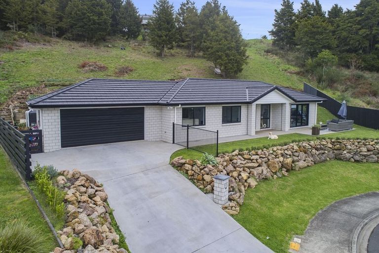Photo of property in 25 Catherin Servant Close, Maunu, Whangarei, 0110