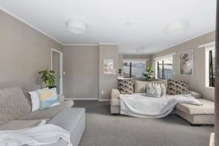 Photo of property in 38a Hammond Avenue, Hatfields Beach, Orewa, 0931