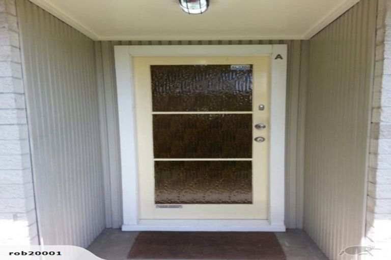 Photo of property in 2/28 Oakland Avenue, Papatoetoe, Auckland, 2025