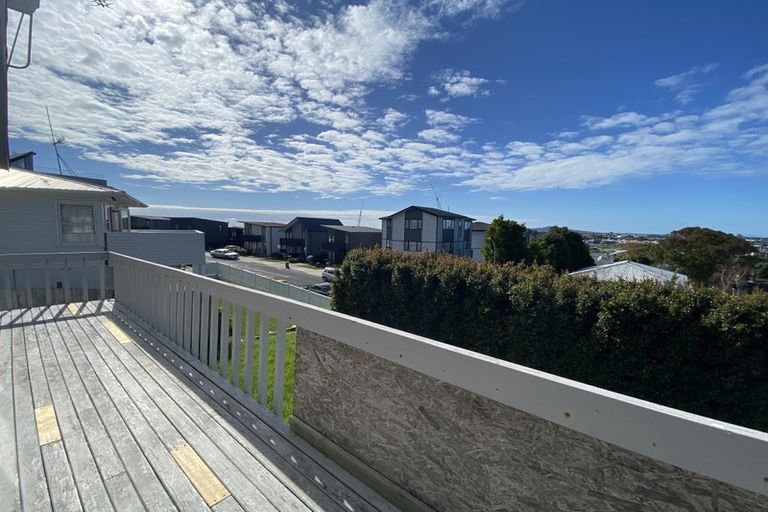 Photo of property in 54 Potter Avenue, Northcote, Auckland, 0627