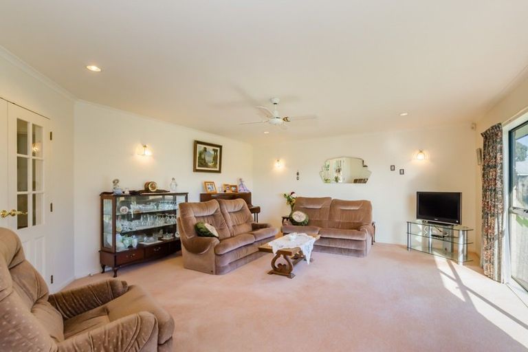 Photo of property in 76 Parata Street, Waikanae, 5036