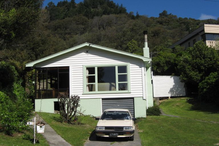 Photo of property in 87 Milton Terrace, Picton, 7220