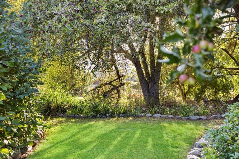 Photo of property in 1025 Lake Hawea-albert, Albert Town, Wanaka, 9382