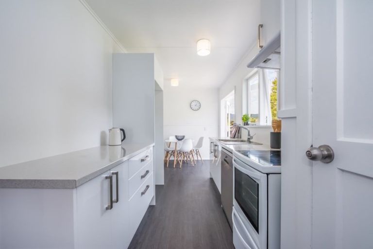 Photo of property in 15 Gardiner Grove, Wainuiomata, Lower Hutt, 5014