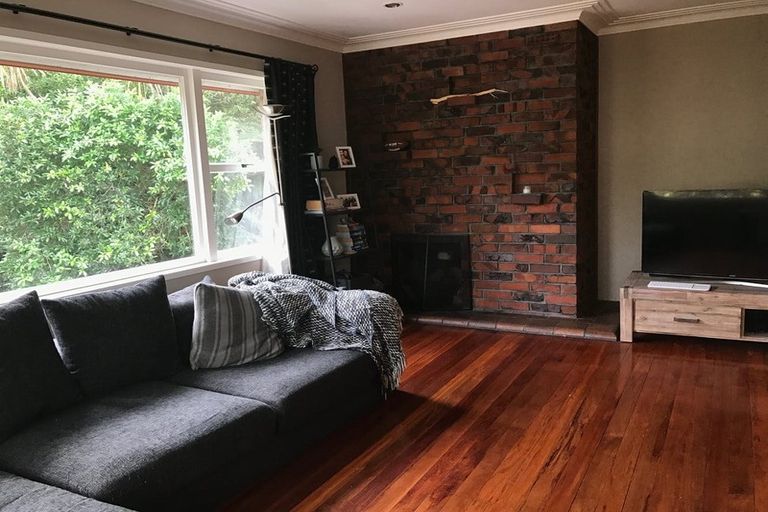 Photo of property in 6 Brough Road, Manurewa East, Auckland, 2102