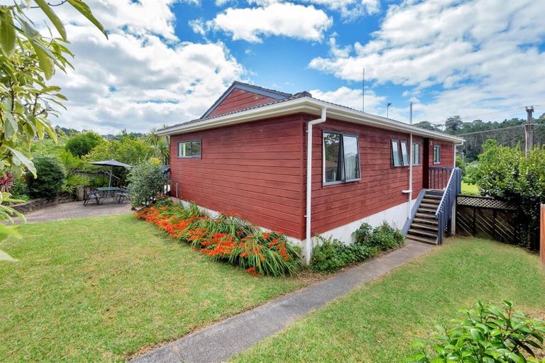 Photo of property in 118 Glen Road, Ranui, Auckland, 0612