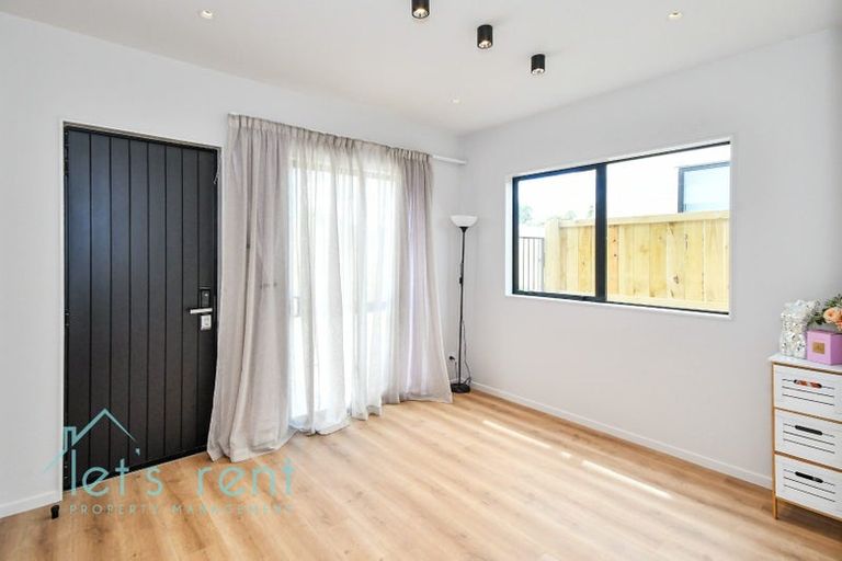 Photo of property in 104b Edgewater Drive, Pakuranga, Auckland, 2010